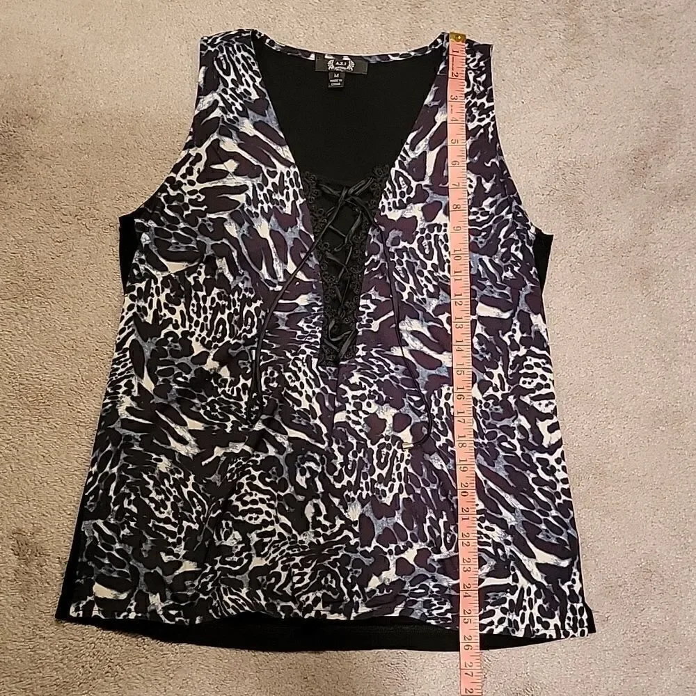A.Z.I. navy leopard print lace up tank M